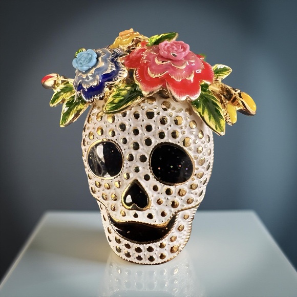Napier Enamel Floral Skull Brooch | Gold Tone Day of the Dead Pin Brooch Vintage - Picture 2 of 3